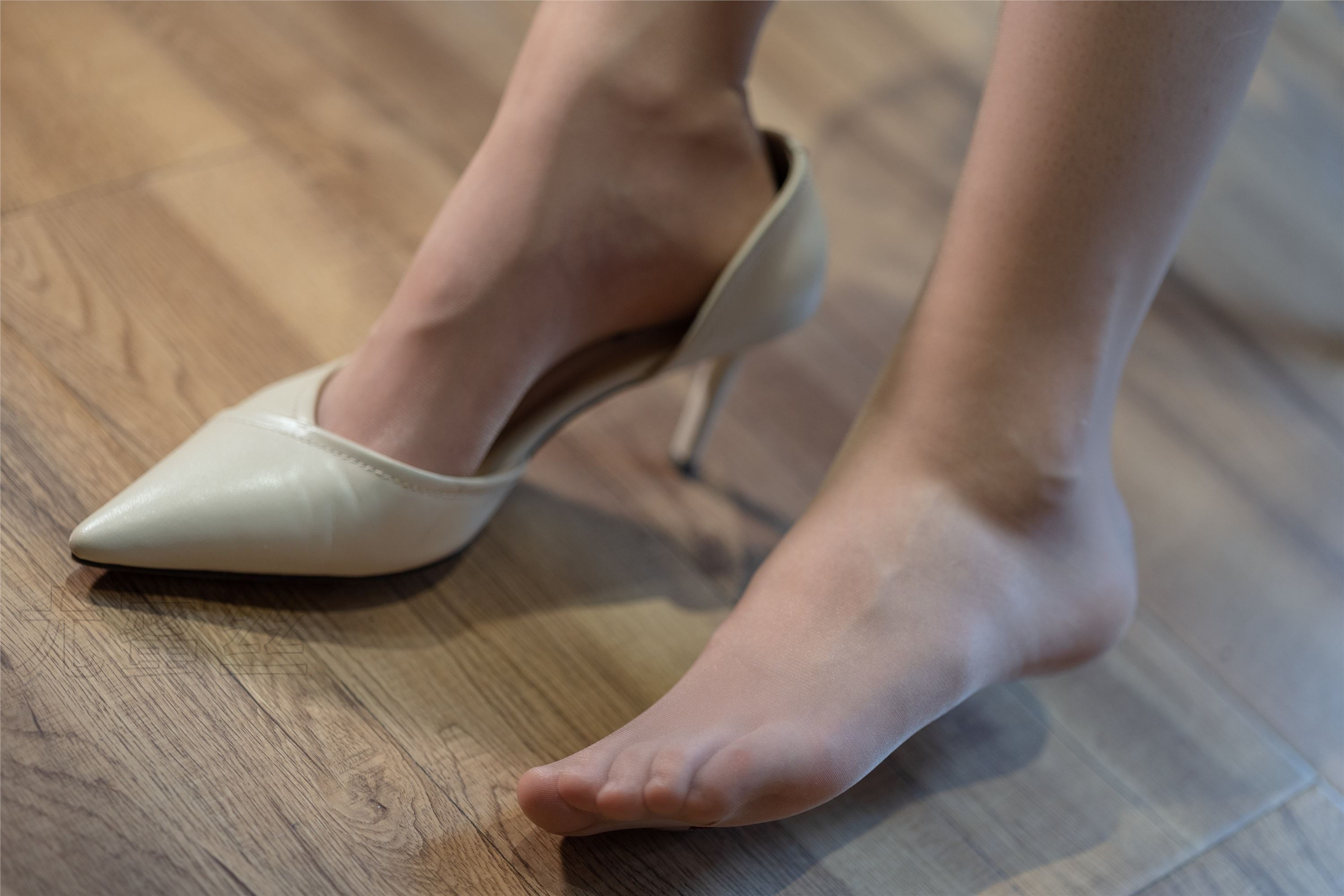 尤蜜丝 穿搭写真 NO.056